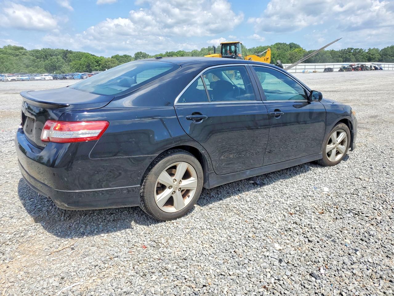 2011 TOYOTA CAMRY