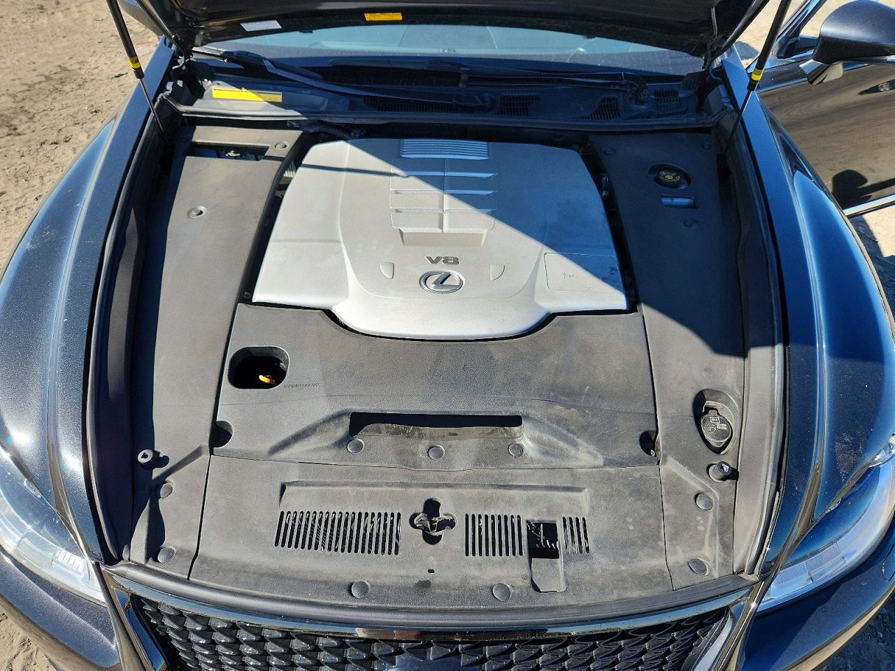 2017 LEXUS LS460