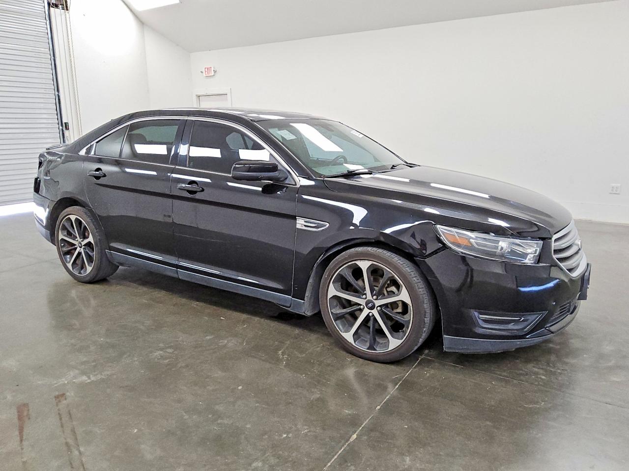 2016 FORD TAURUS