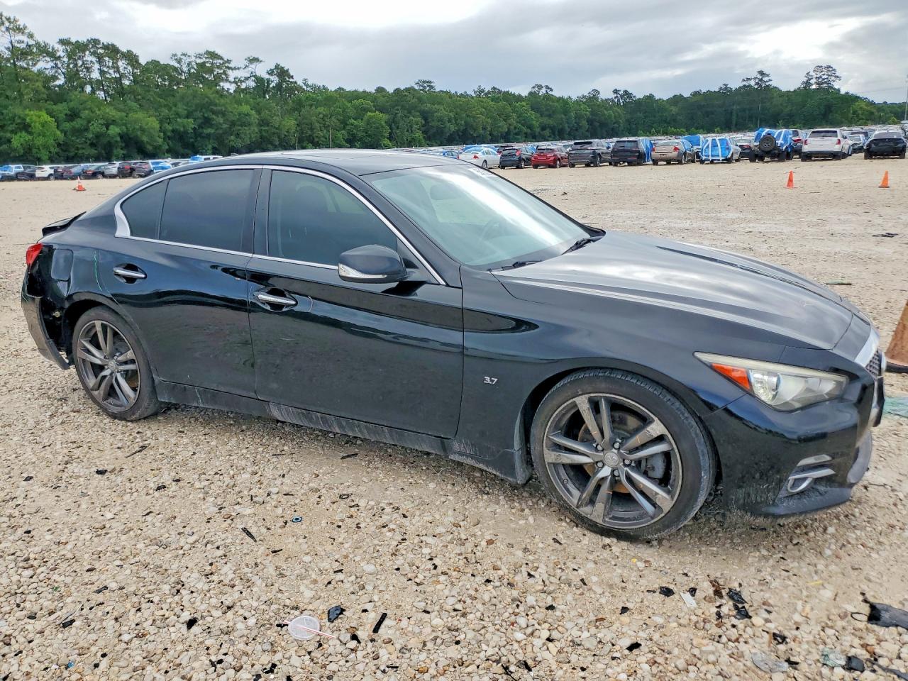 2015 INFINITI Q50