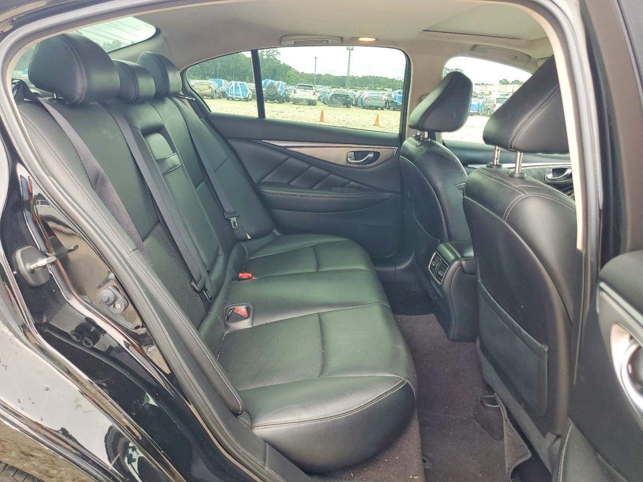 2015 INFINITI Q50