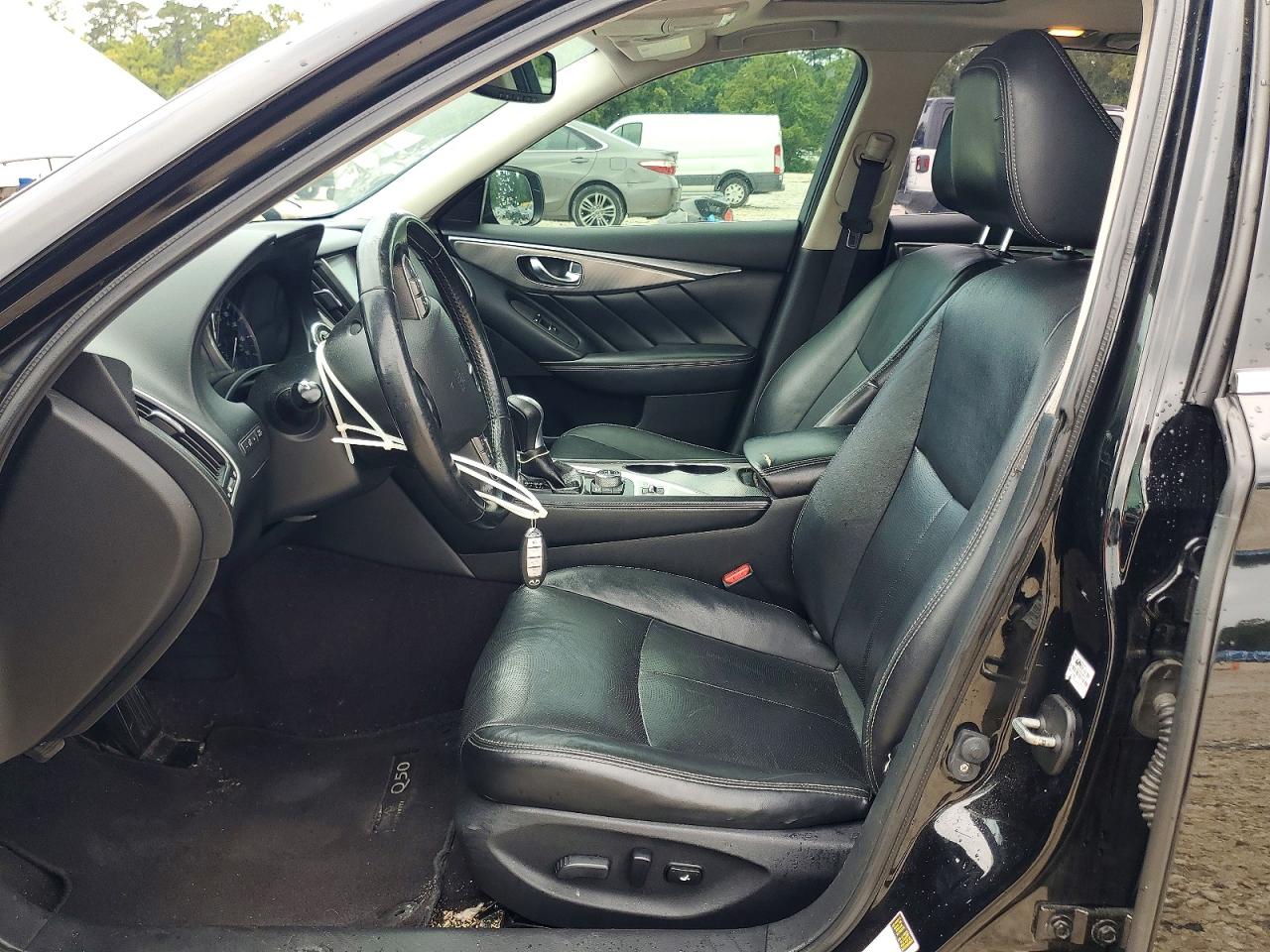 2015 INFINITI Q50
