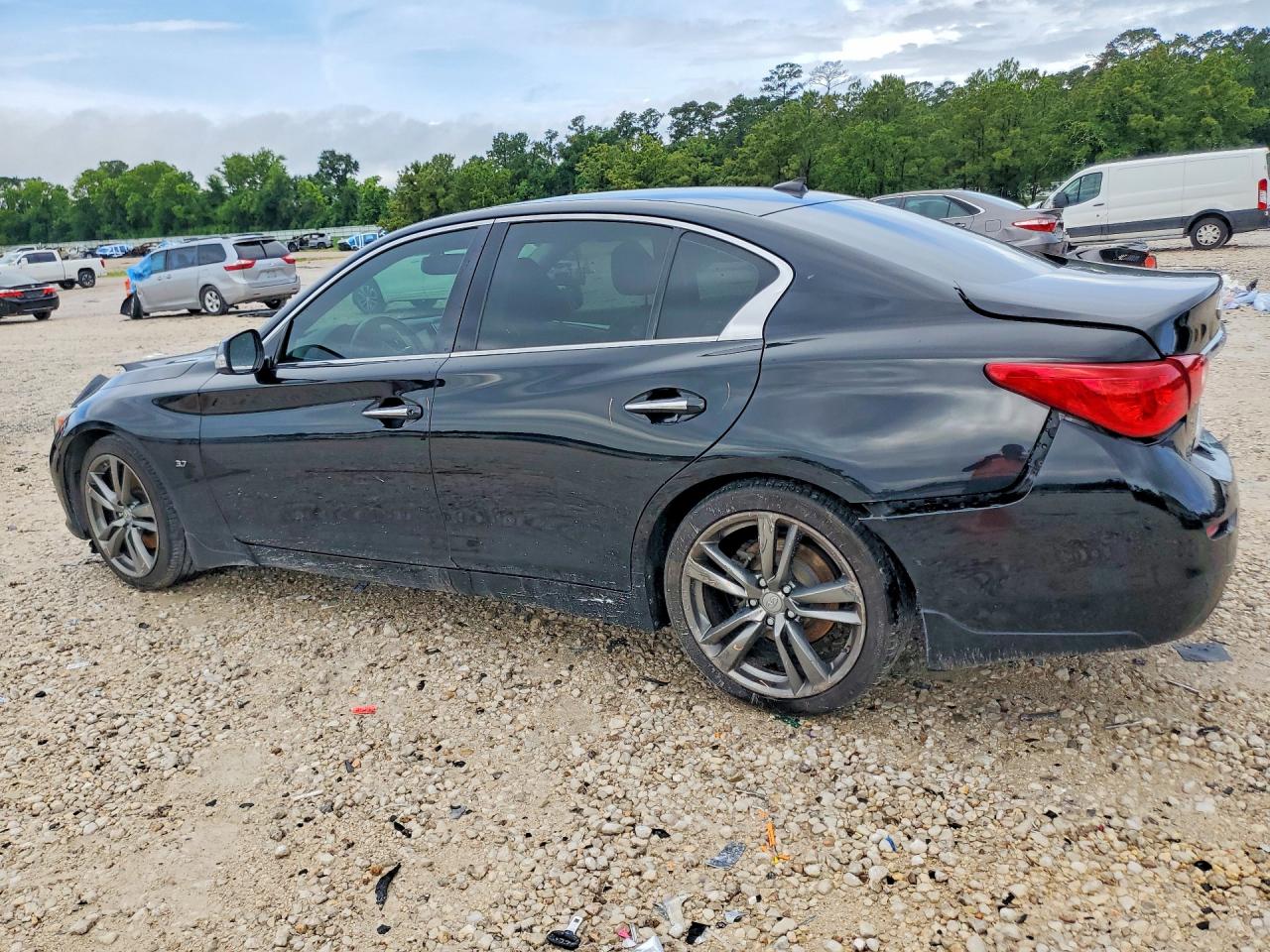 2015 INFINITI Q50