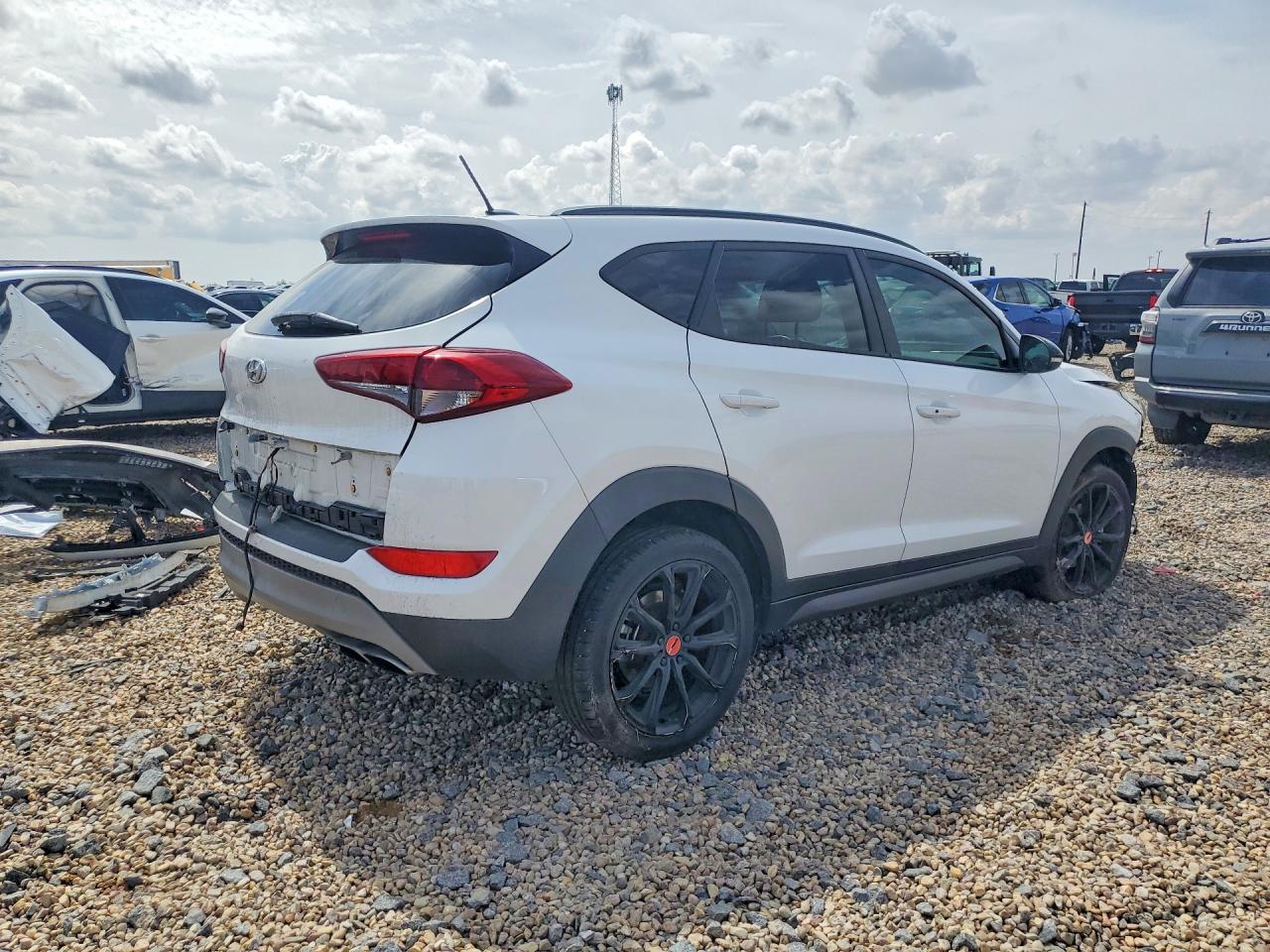 2017 HYUNDAI TUCSON
