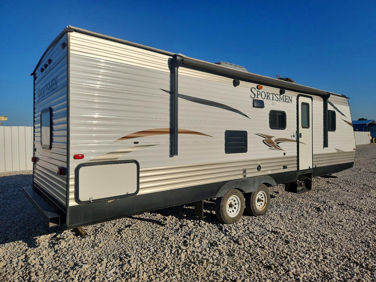 2016 KZ RV