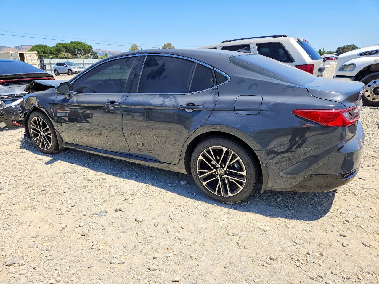 2025 TOYOTA CAMRY