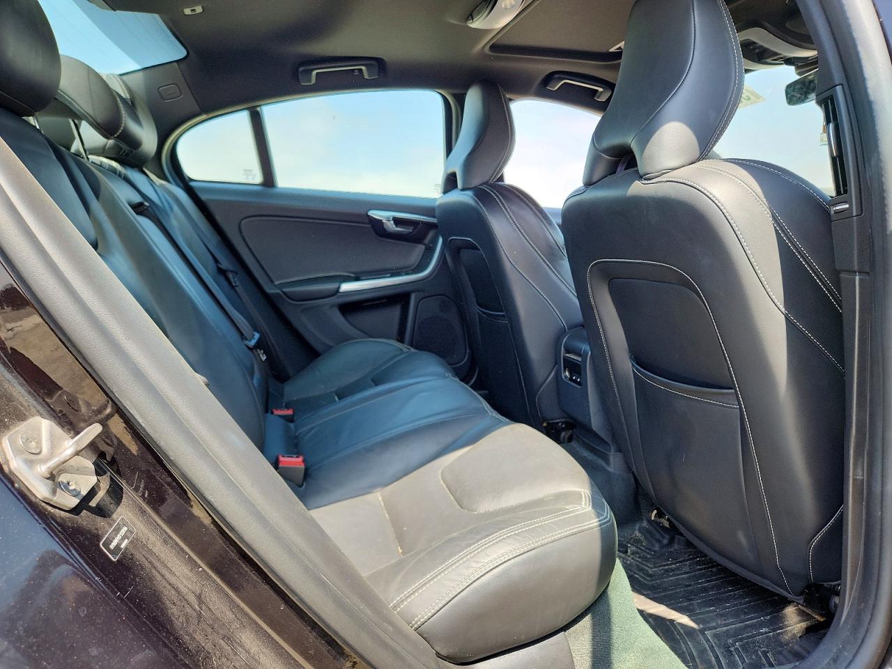 2015 VOLVO S60