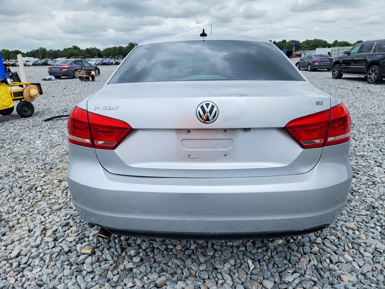 2013 VOLKSWAGEN PASSAT