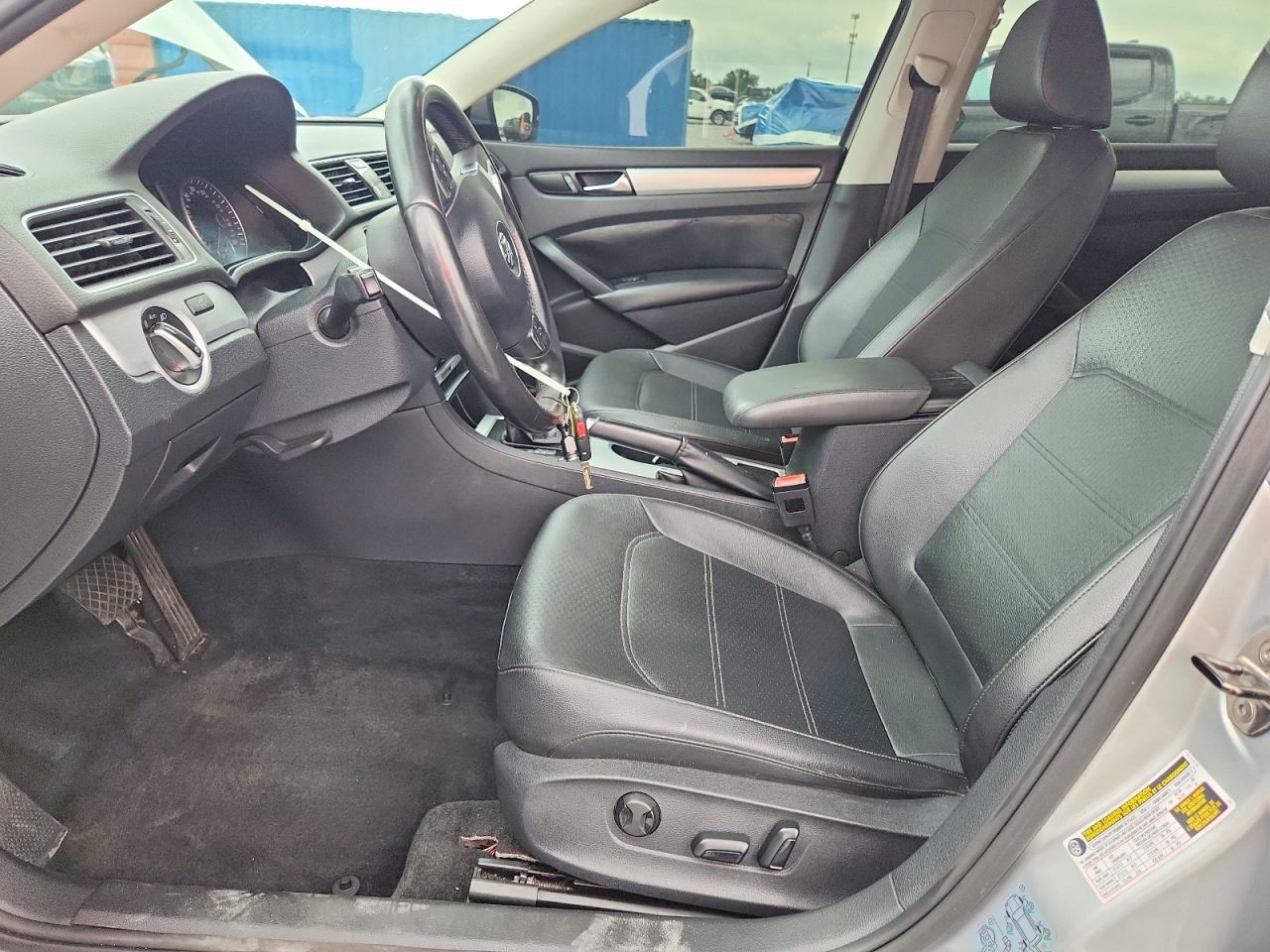2013 VOLKSWAGEN PASSAT