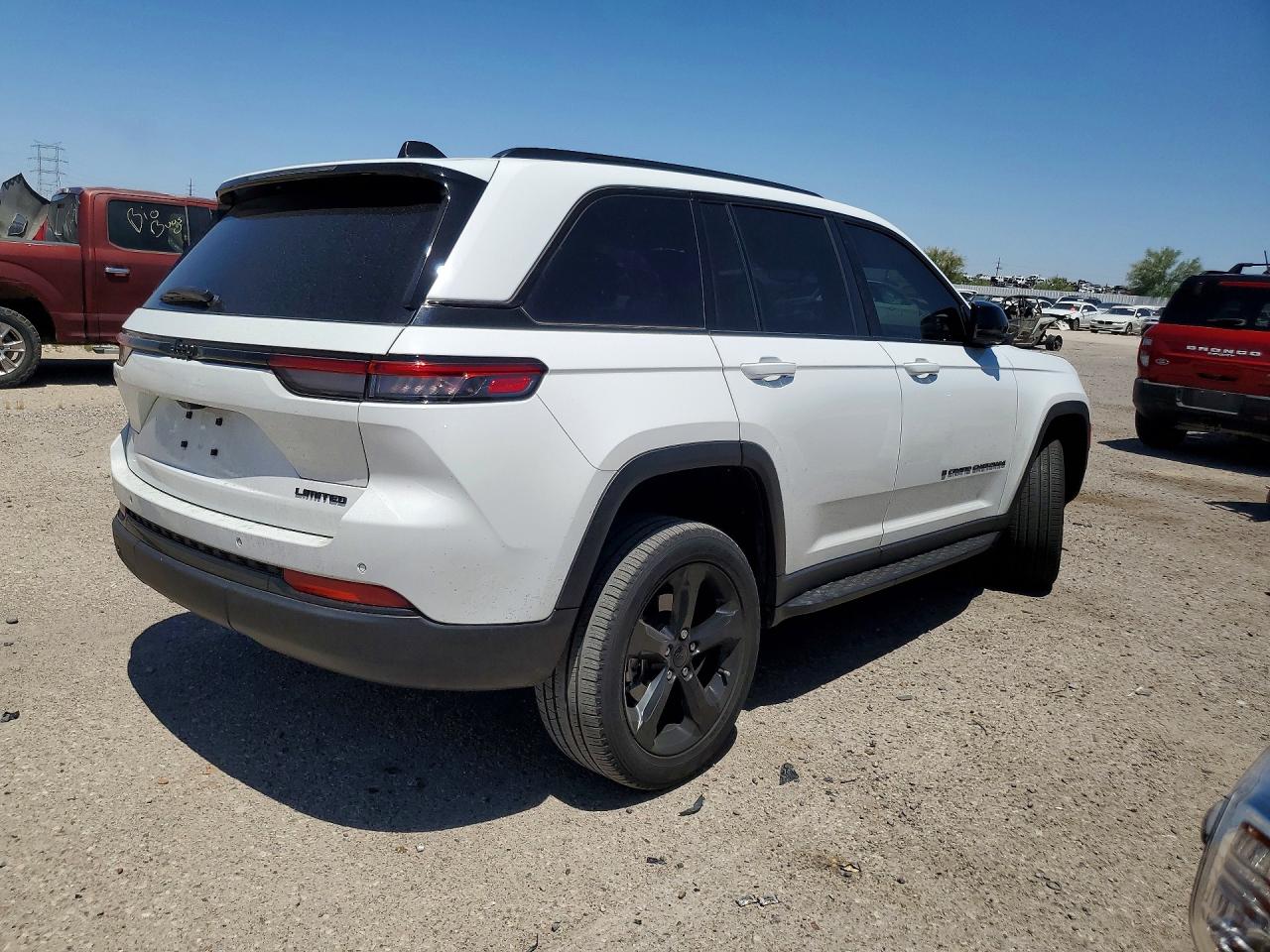 2023 JEEP CHEROKEE