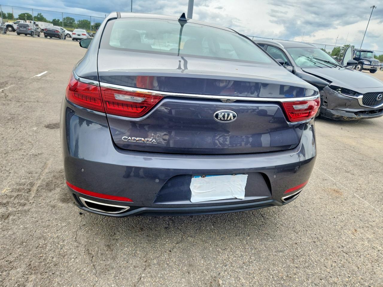 2017 KIA CADENZA