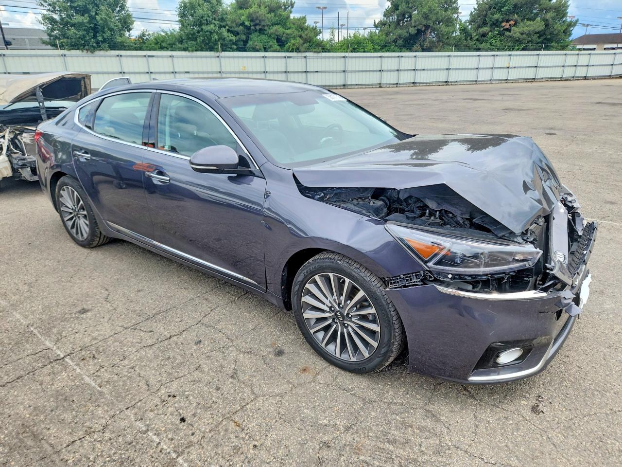 2017 KIA CADENZA