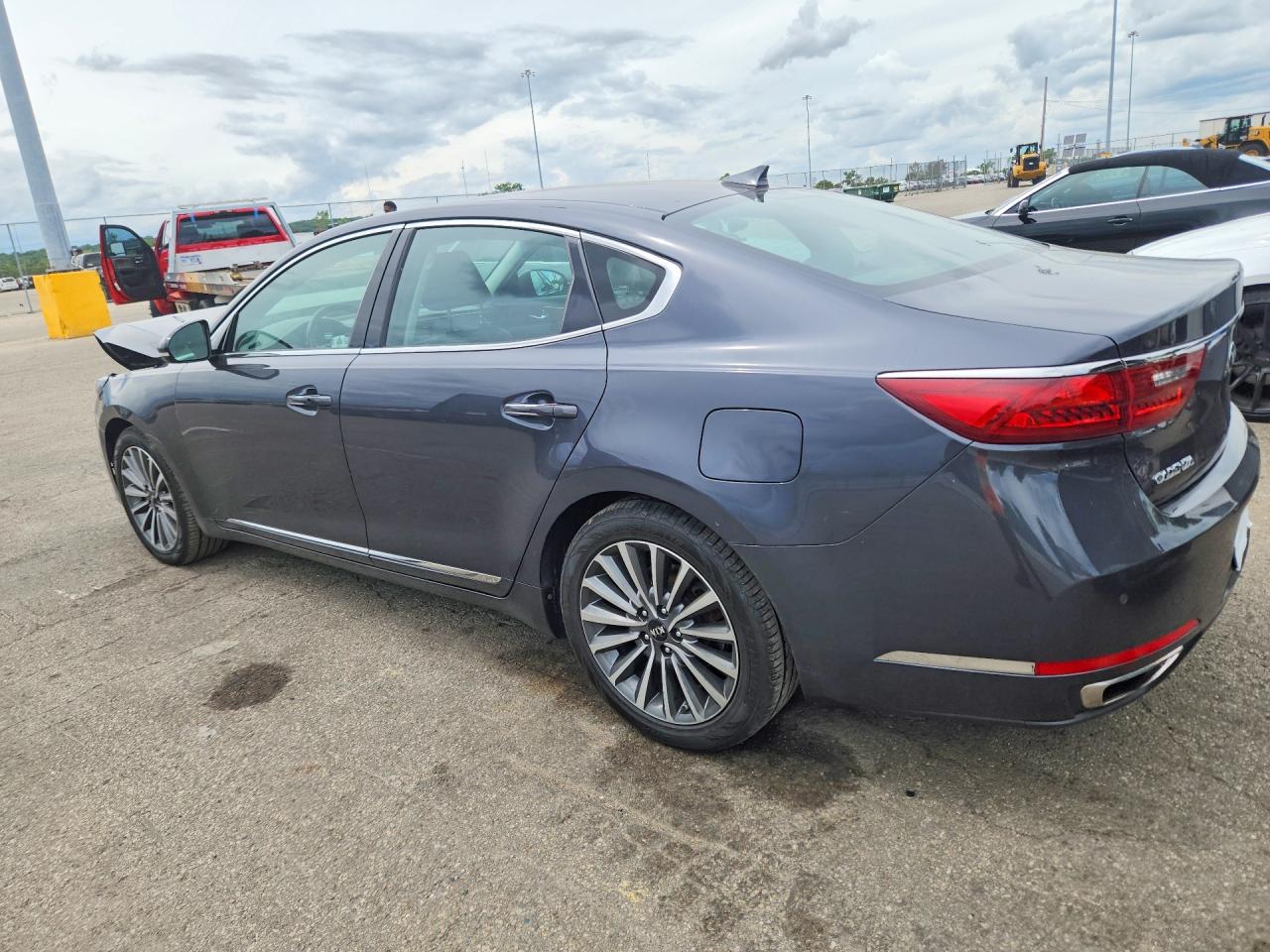 2017 KIA CADENZA