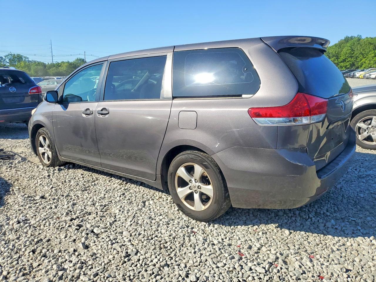 2012 TOYOTA SIENNA