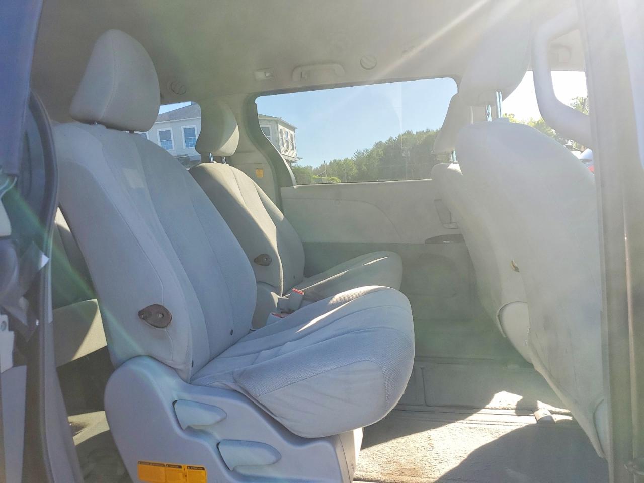 2012 TOYOTA SIENNA