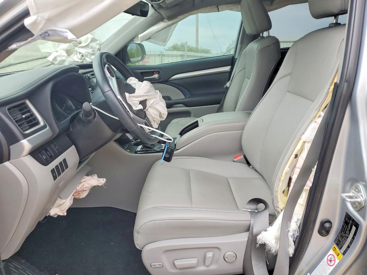 2019 TOYOTA HIGHLANDER
