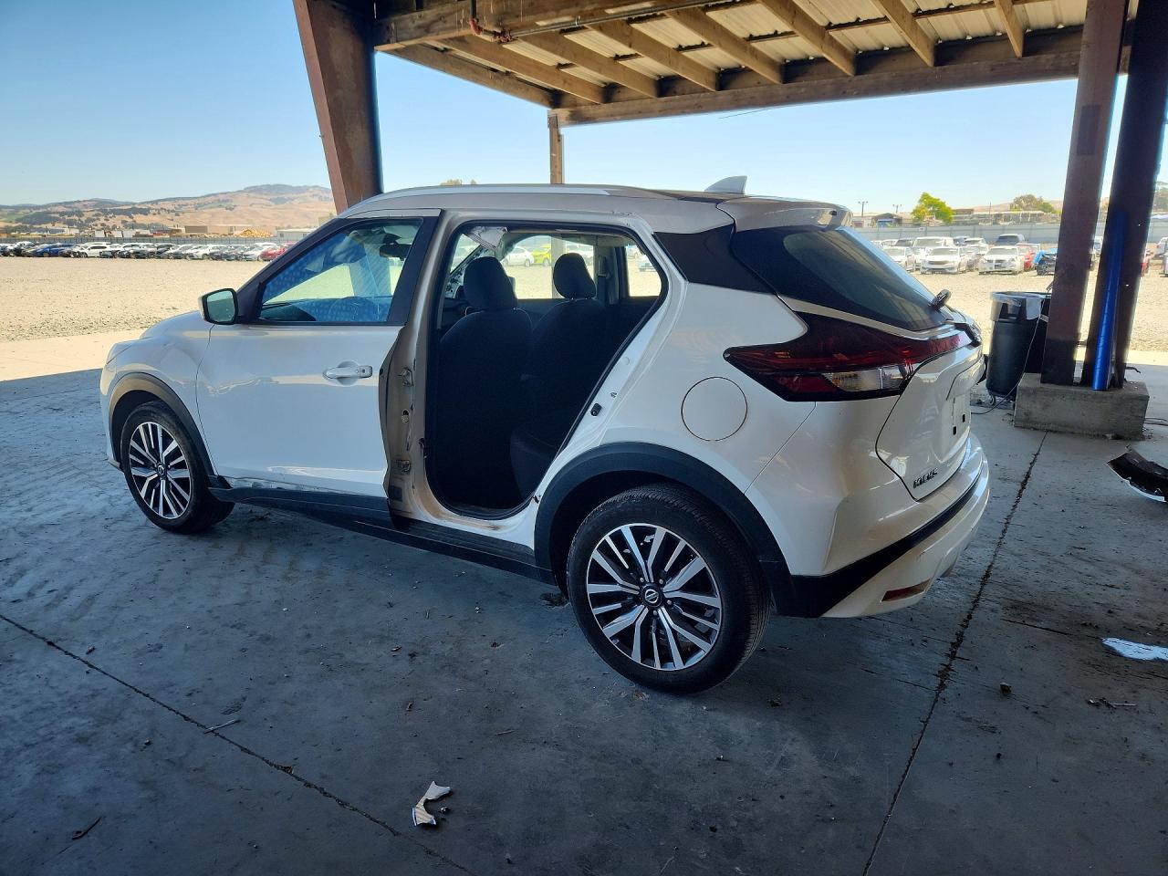 2021 NISSAN KICKS