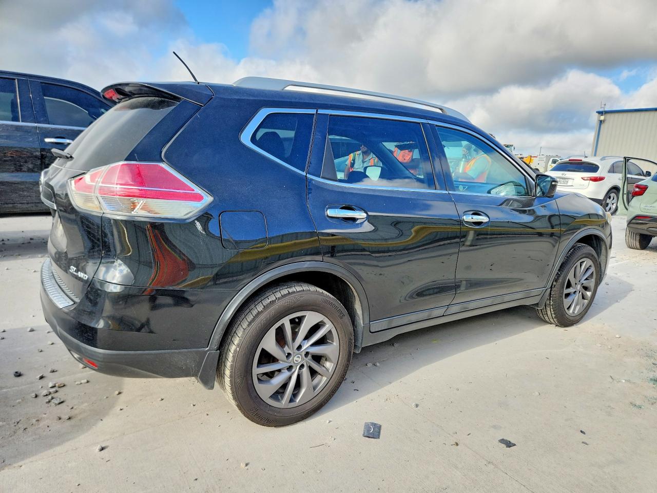 2016 NISSAN ROGUE