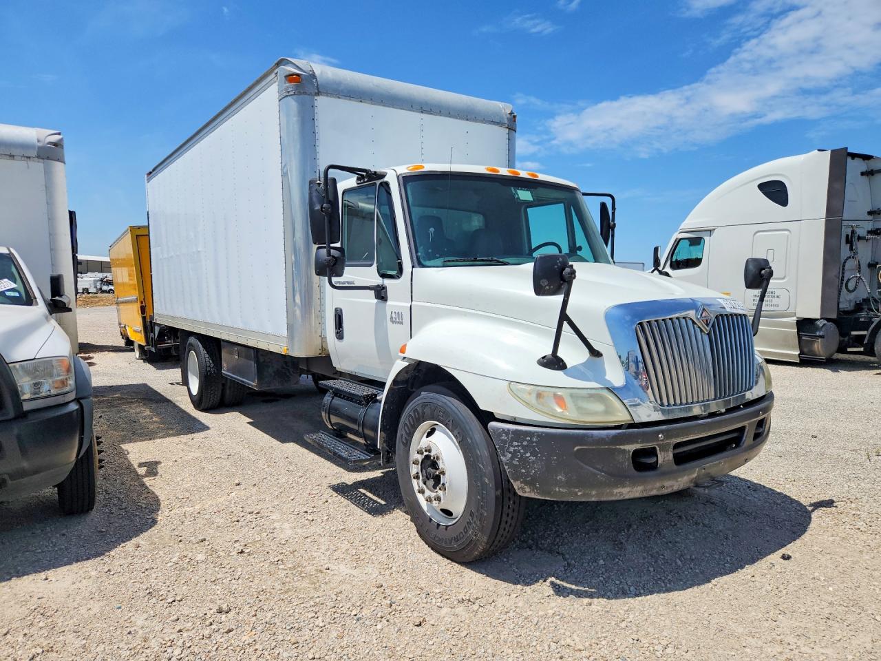 2006 INTERNATIONAL 4000 SERIE