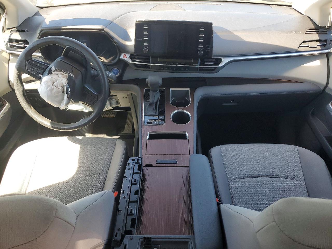 2024 TOYOTA SIENNA
