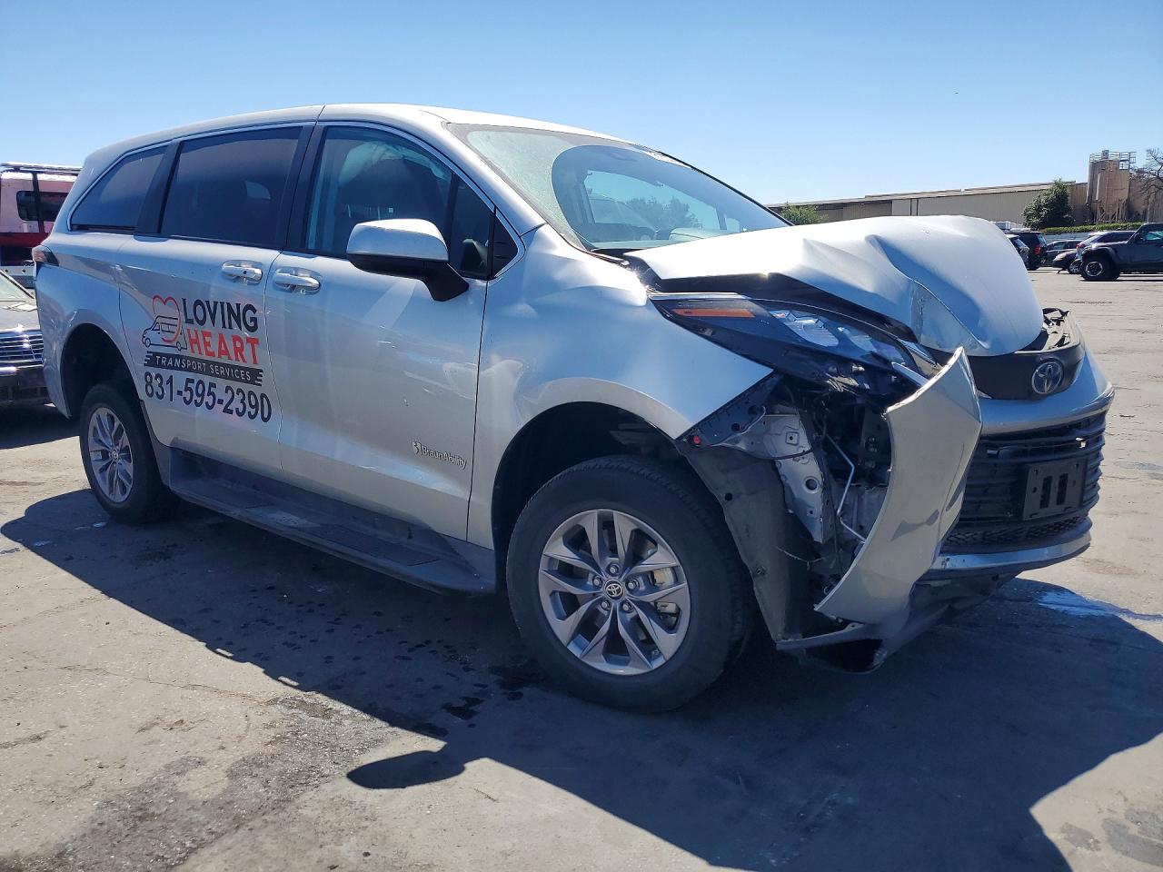 2024 TOYOTA SIENNA