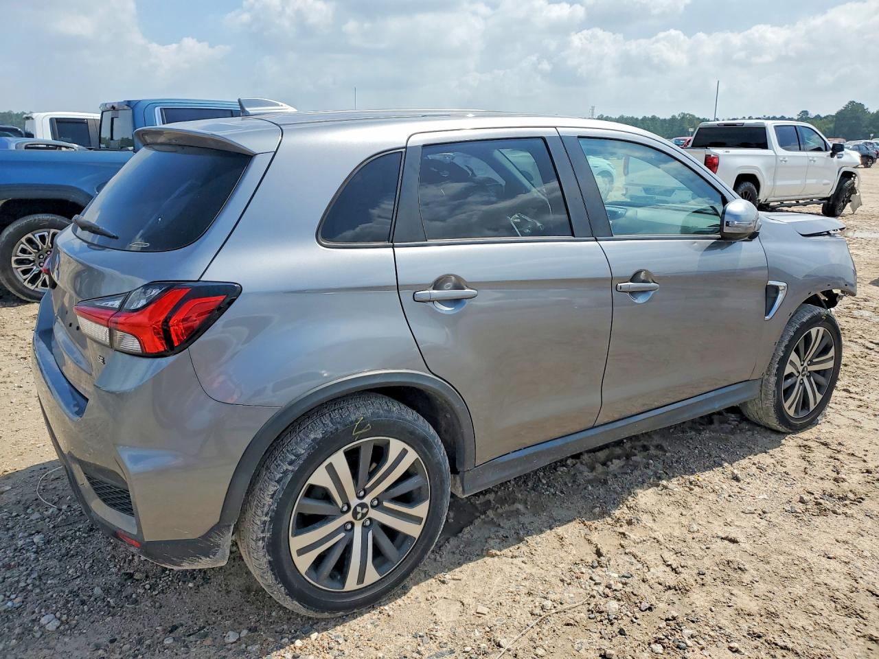2021 MITSUBISHI OUTLANDER
