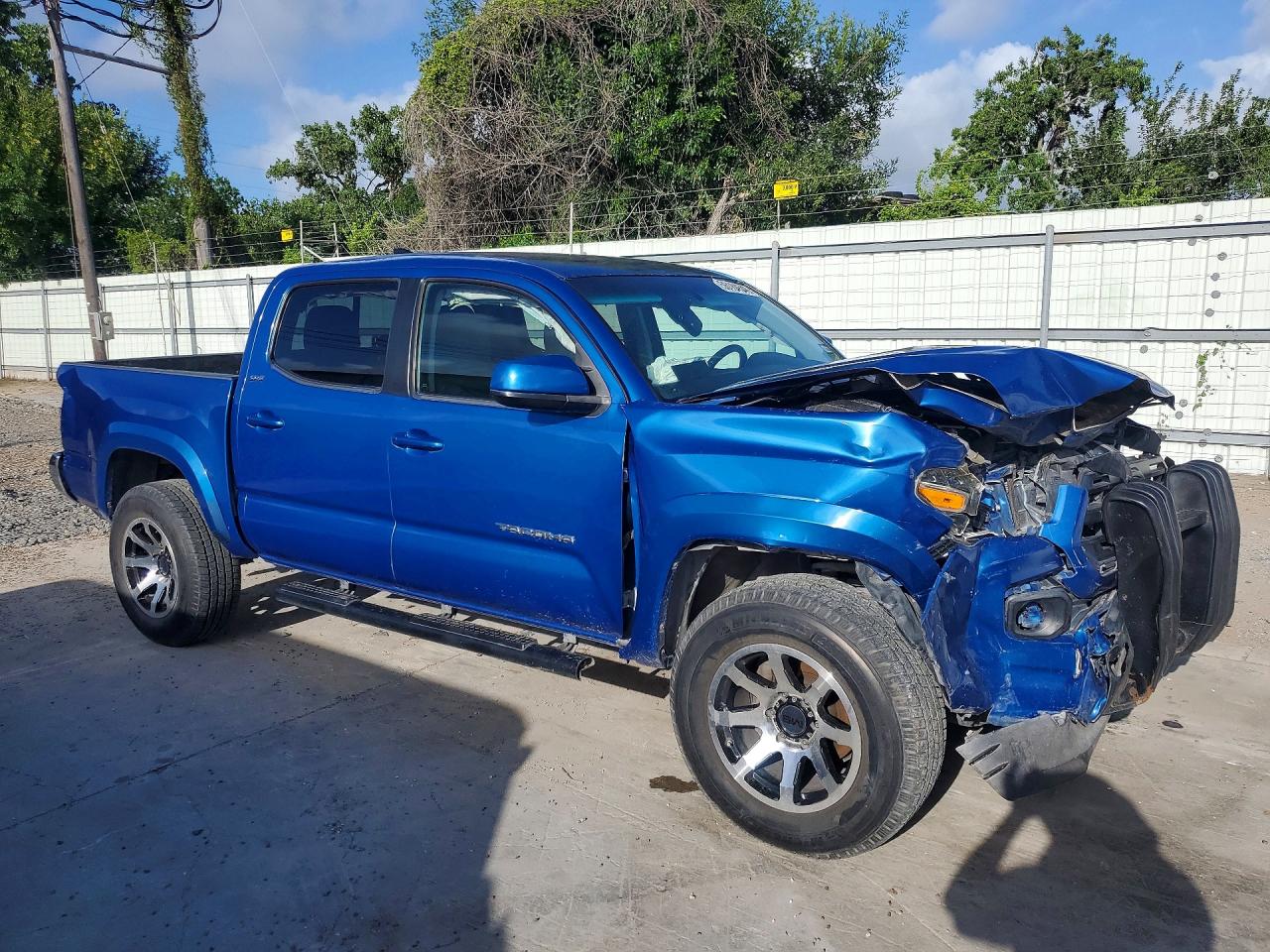 2016 TOYOTA TACOMA