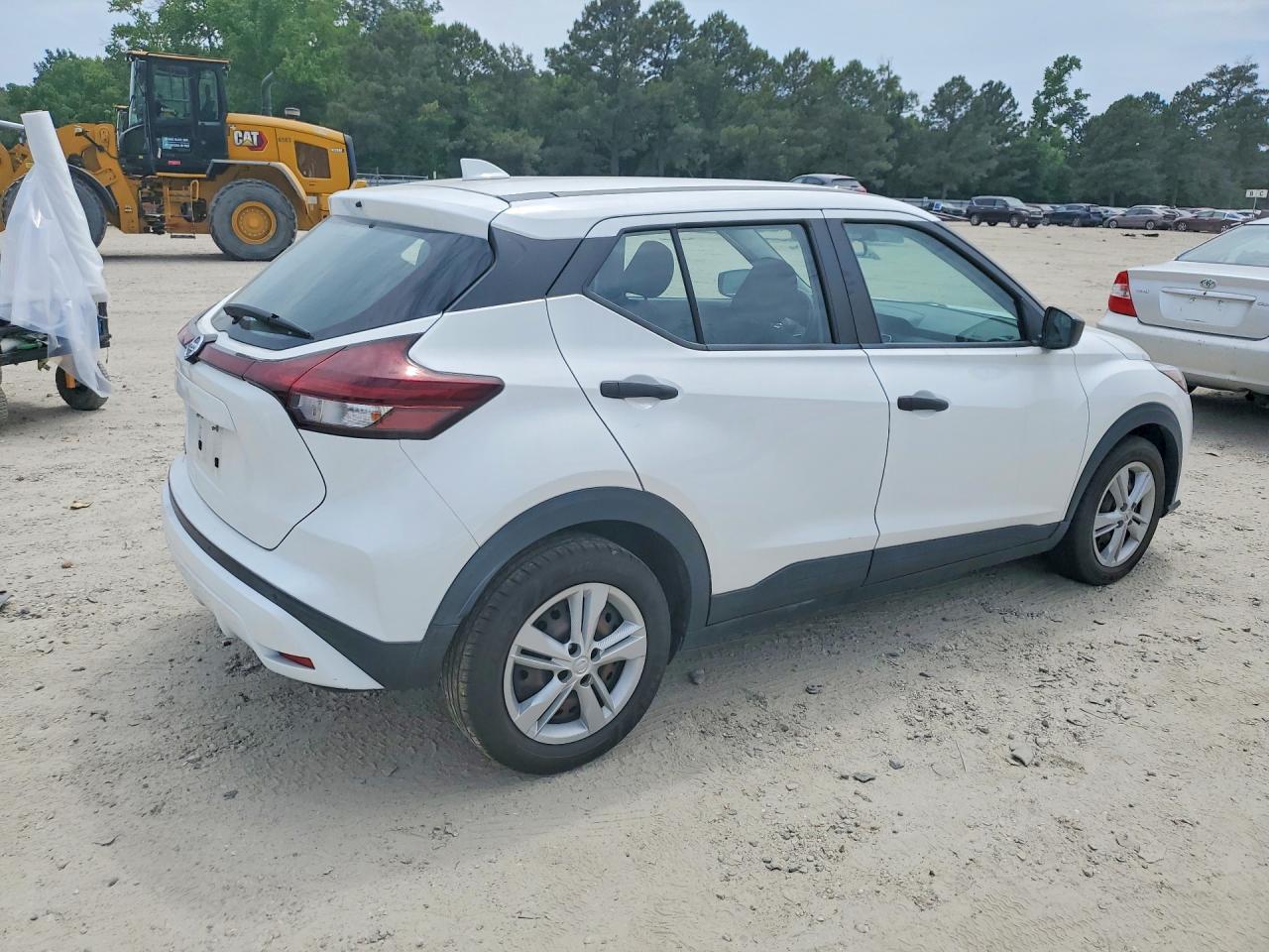 2021 NISSAN KICKS