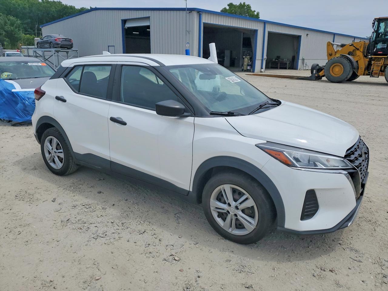 2021 NISSAN KICKS