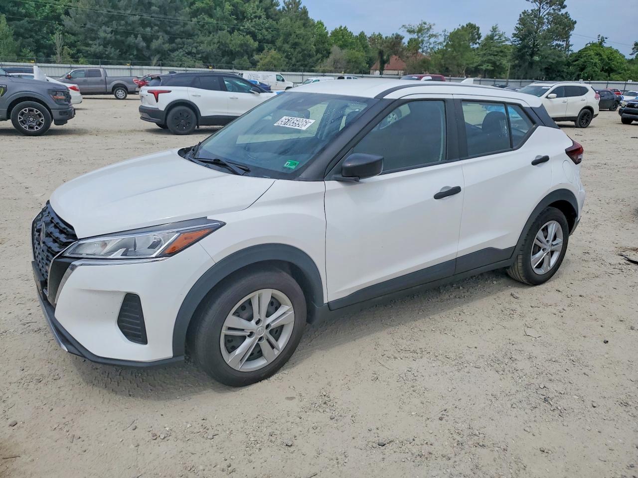 2021 NISSAN KICKS