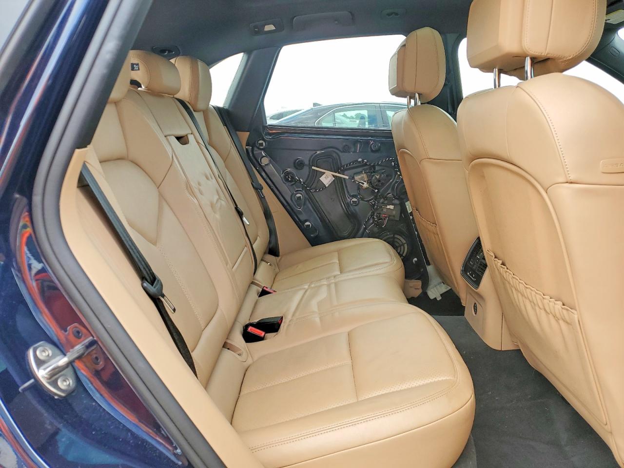 2019 PORSCHE MACAN