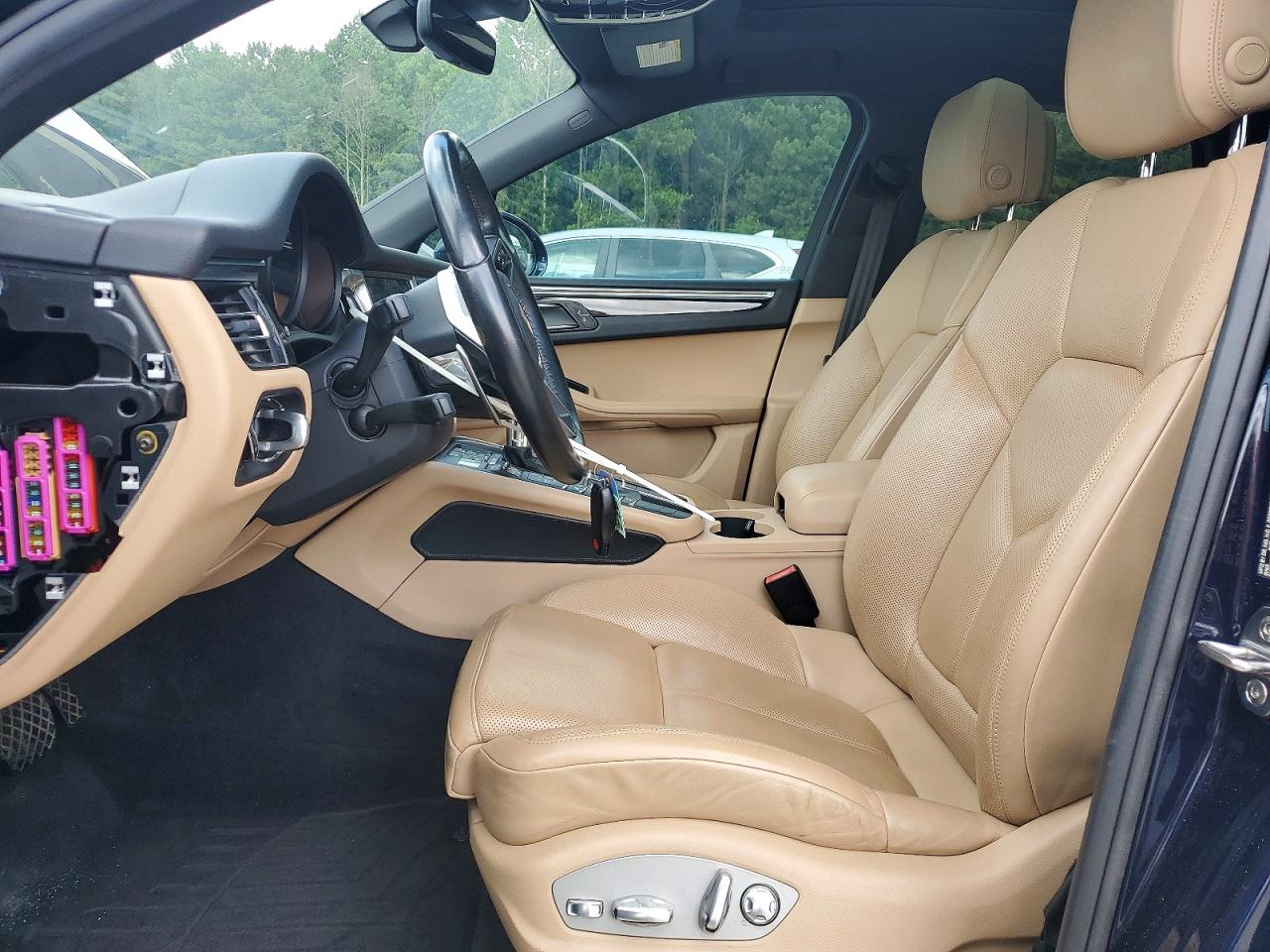 2019 PORSCHE MACAN