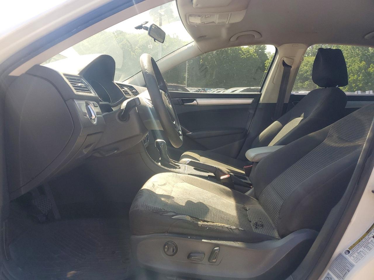 2018 VOLKSWAGEN PASSAT
