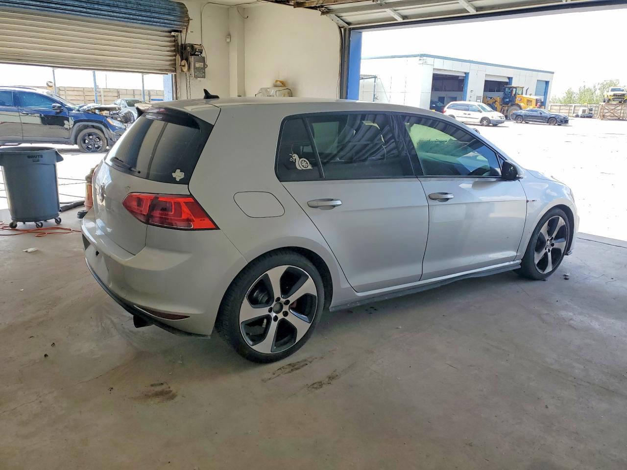 2017 VOLKSWAGEN GTI