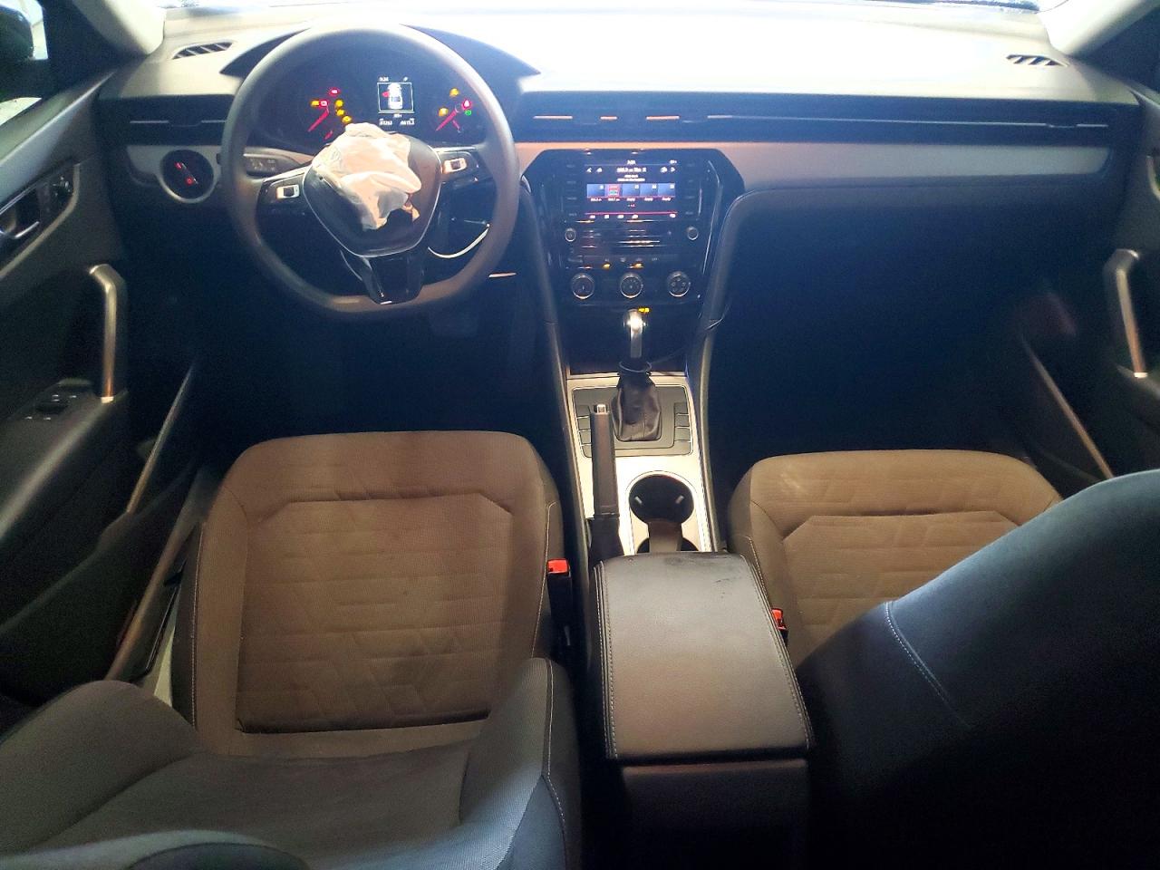 2020 VOLKSWAGEN PASSAT