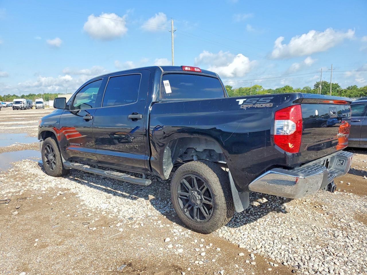2017 TOYOTA TUNDRA