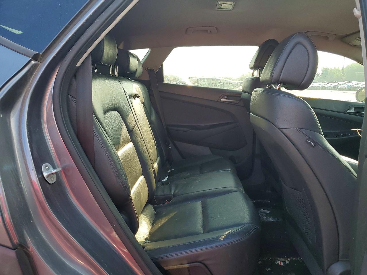 2016 HYUNDAI TUCSON