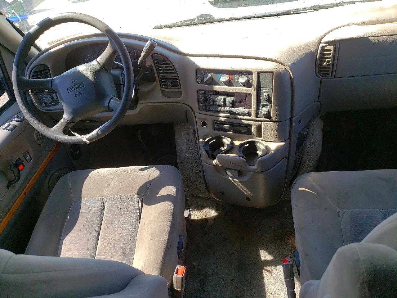 2005 GMC SAFARI XT
