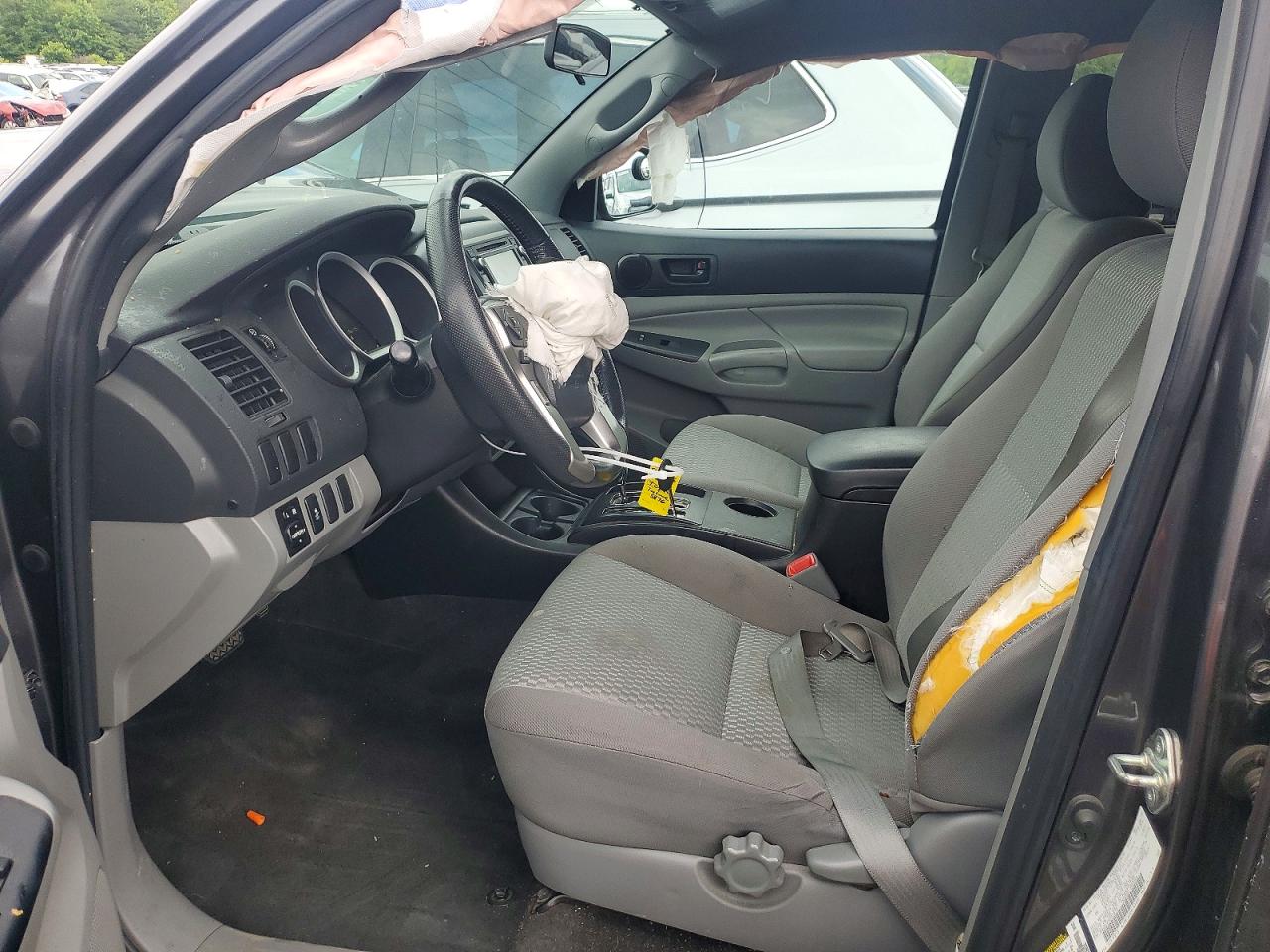 2015 TOYOTA TACOMA