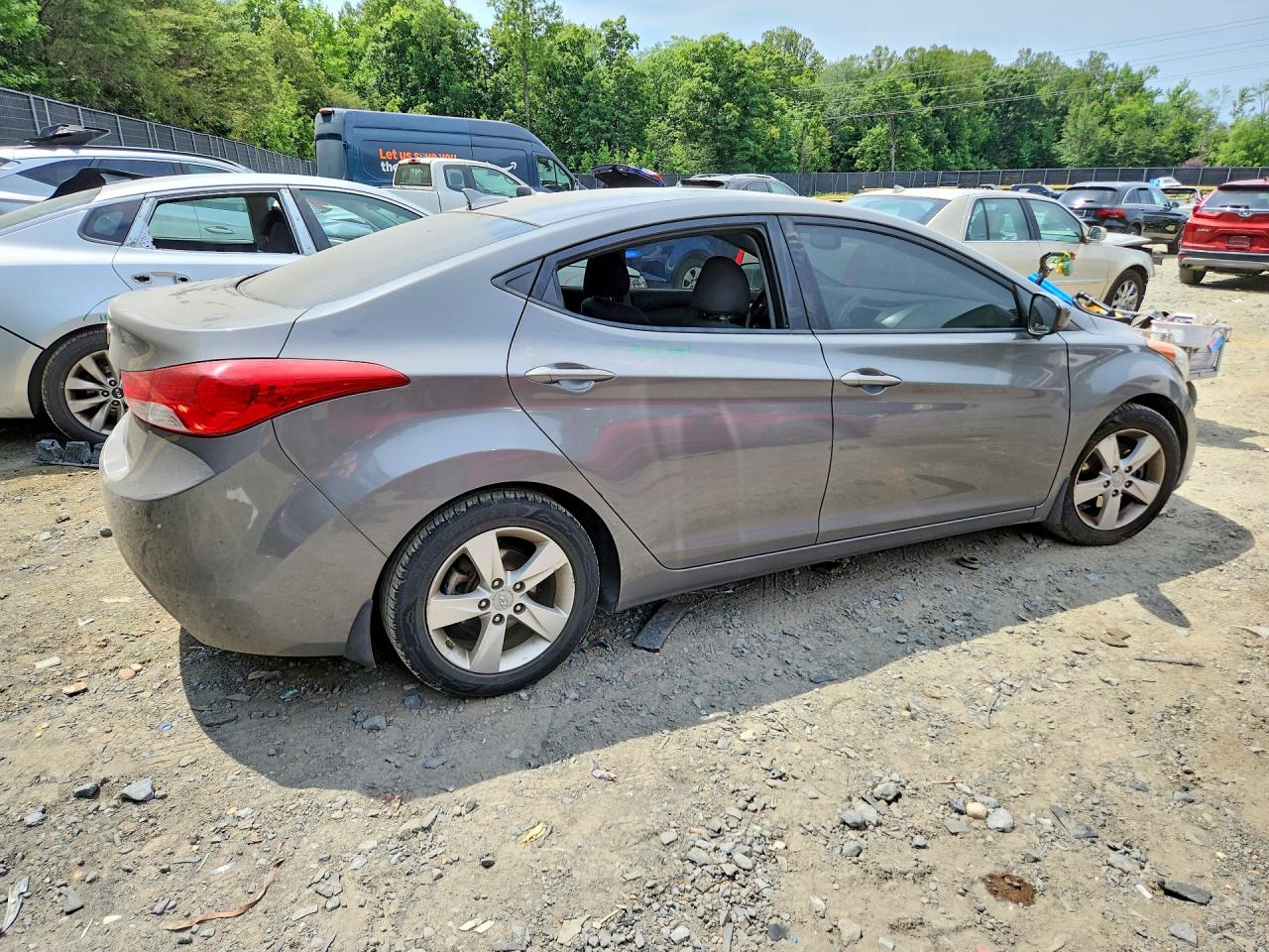 2013 HYUNDAI ELANTRA