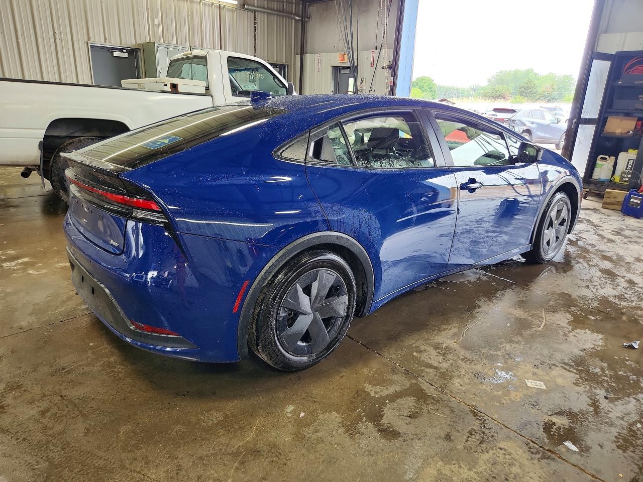 2024 TOYOTA PRIUS