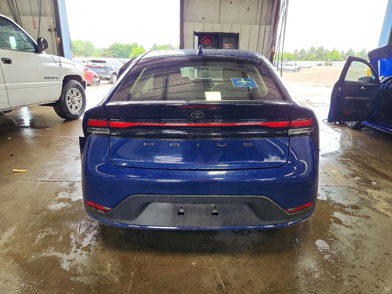 2024 TOYOTA PRIUS