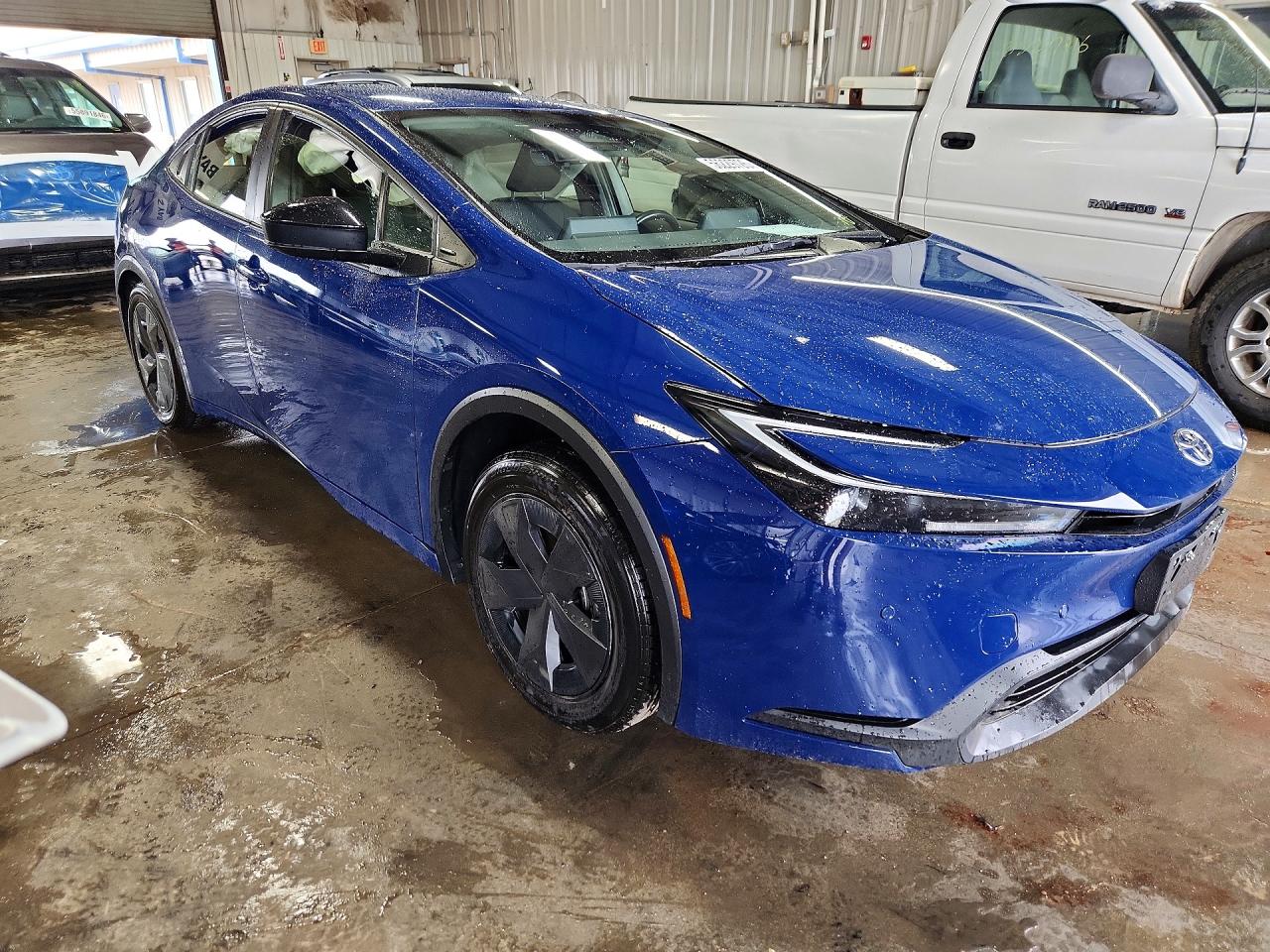 2024 TOYOTA PRIUS