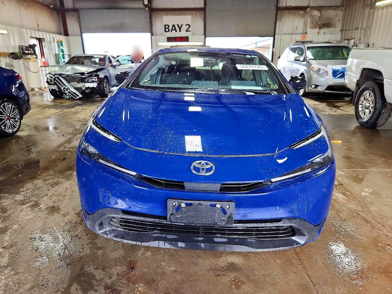 2024 TOYOTA PRIUS