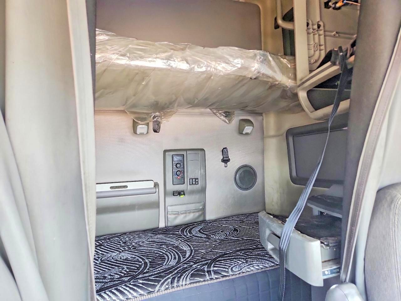 2019 VOLVO VN