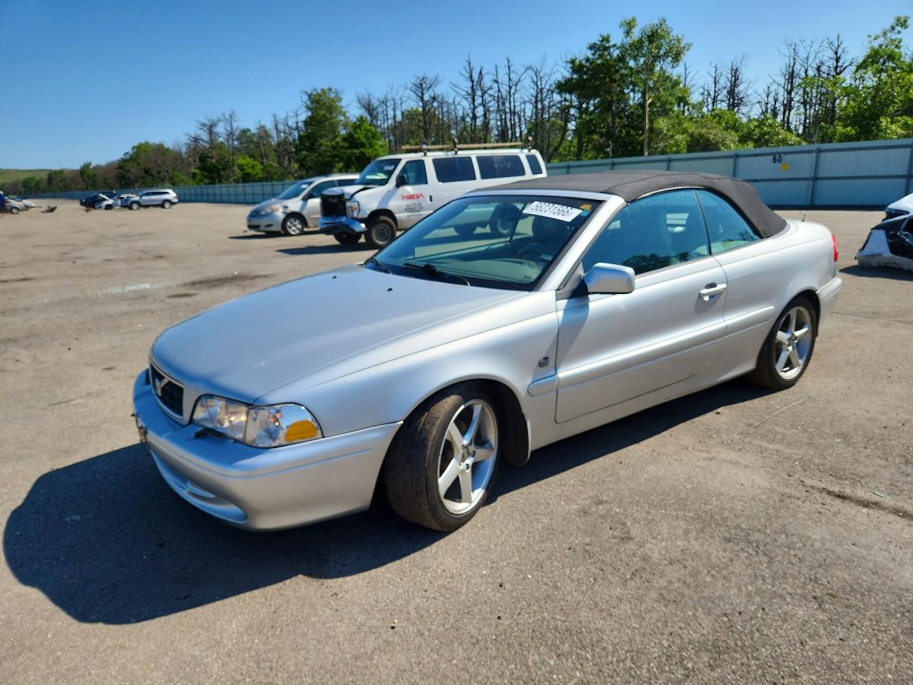 2004 VOLVO C70