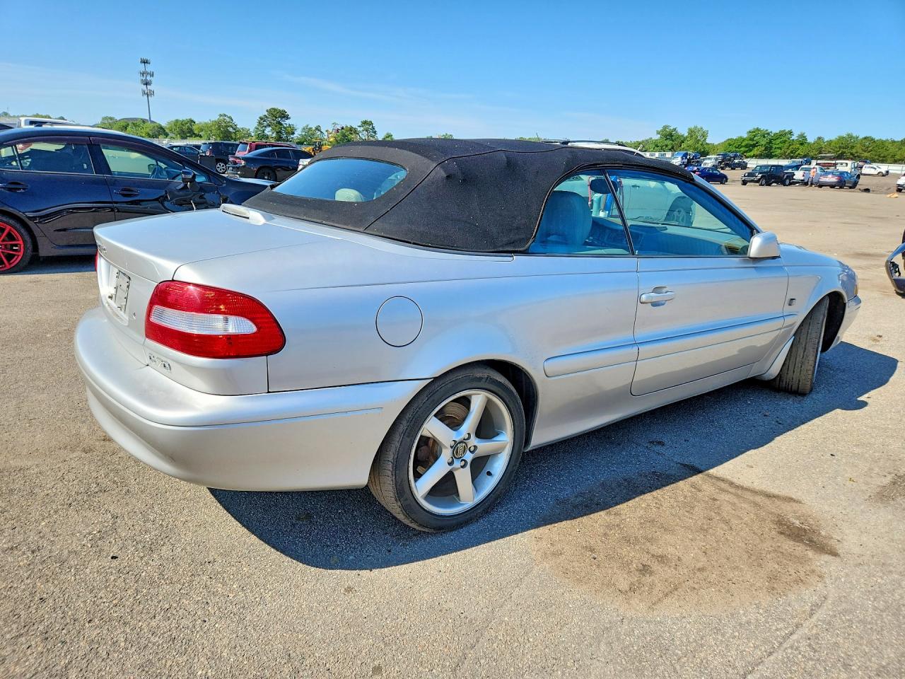 2004 VOLVO C70
