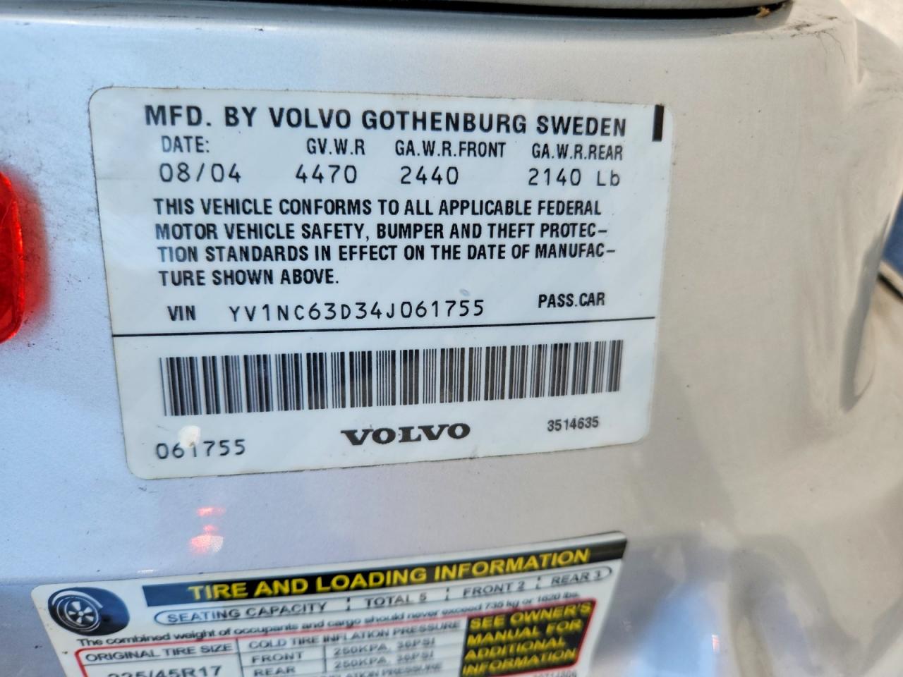 2004 VOLVO C70