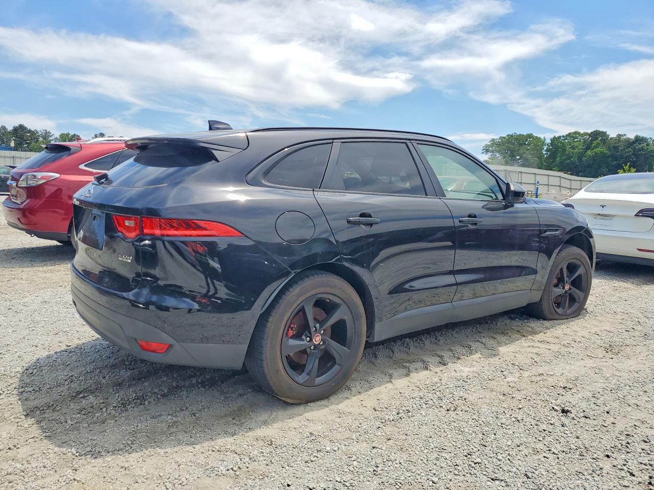 2017 JAGUAR F-PACE