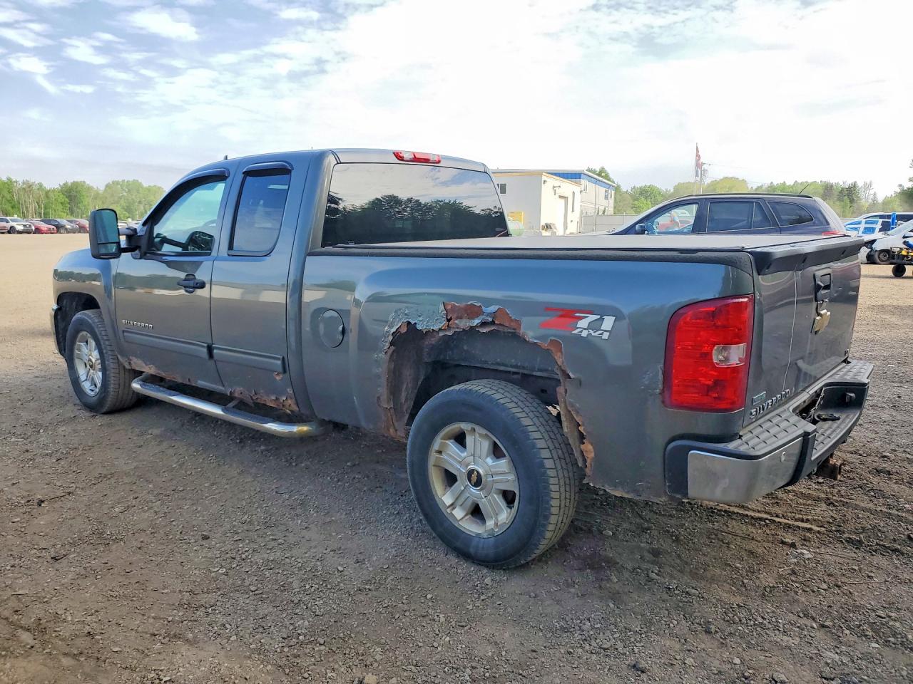2011 CHEVROLET SILVERADO
